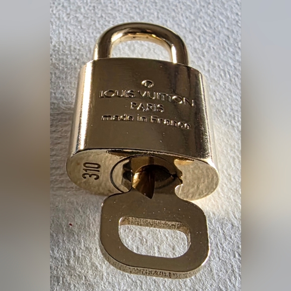 LOUIS VUITTON Lock And Key #310 - Picture 5 of 9
